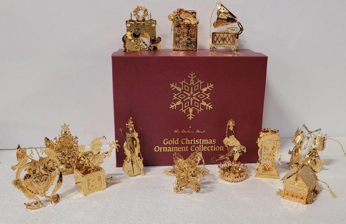 The danbury mint gold christmas ornament collection