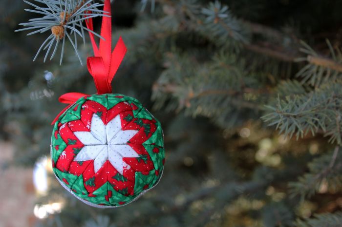 Christmas ornament hanging tree